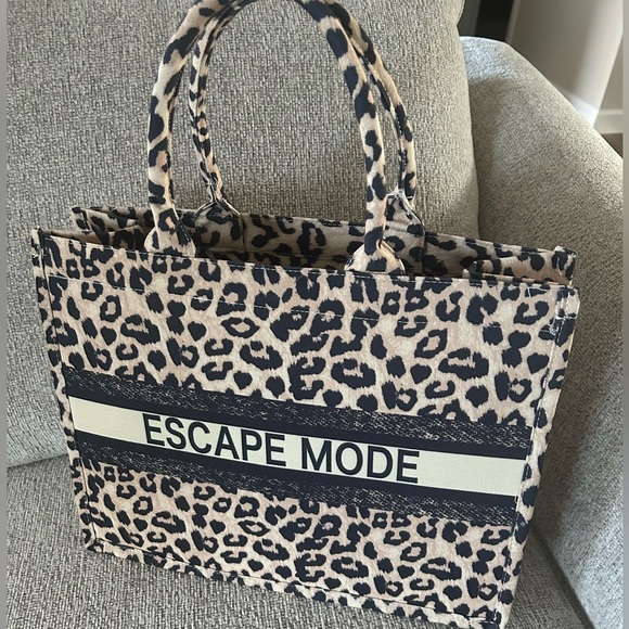 NEW Escape Mode Leopard Print Canvas Tote Bag - Picture 1 of 10
